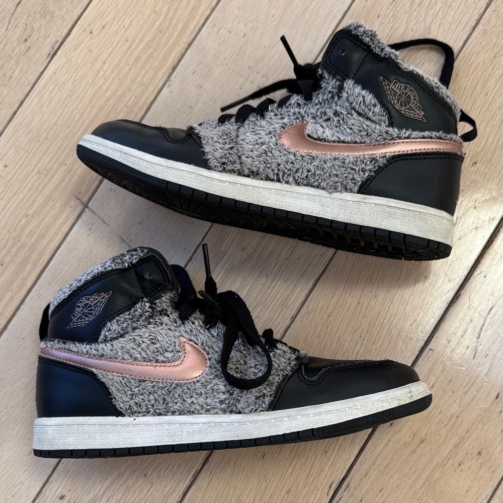 Nike Kids Black and Gray Sneakers with Pink Swoosh